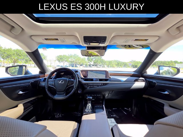 Used 2019 Lexus ES 300h w/ Accessory Package 2 FWD image 19