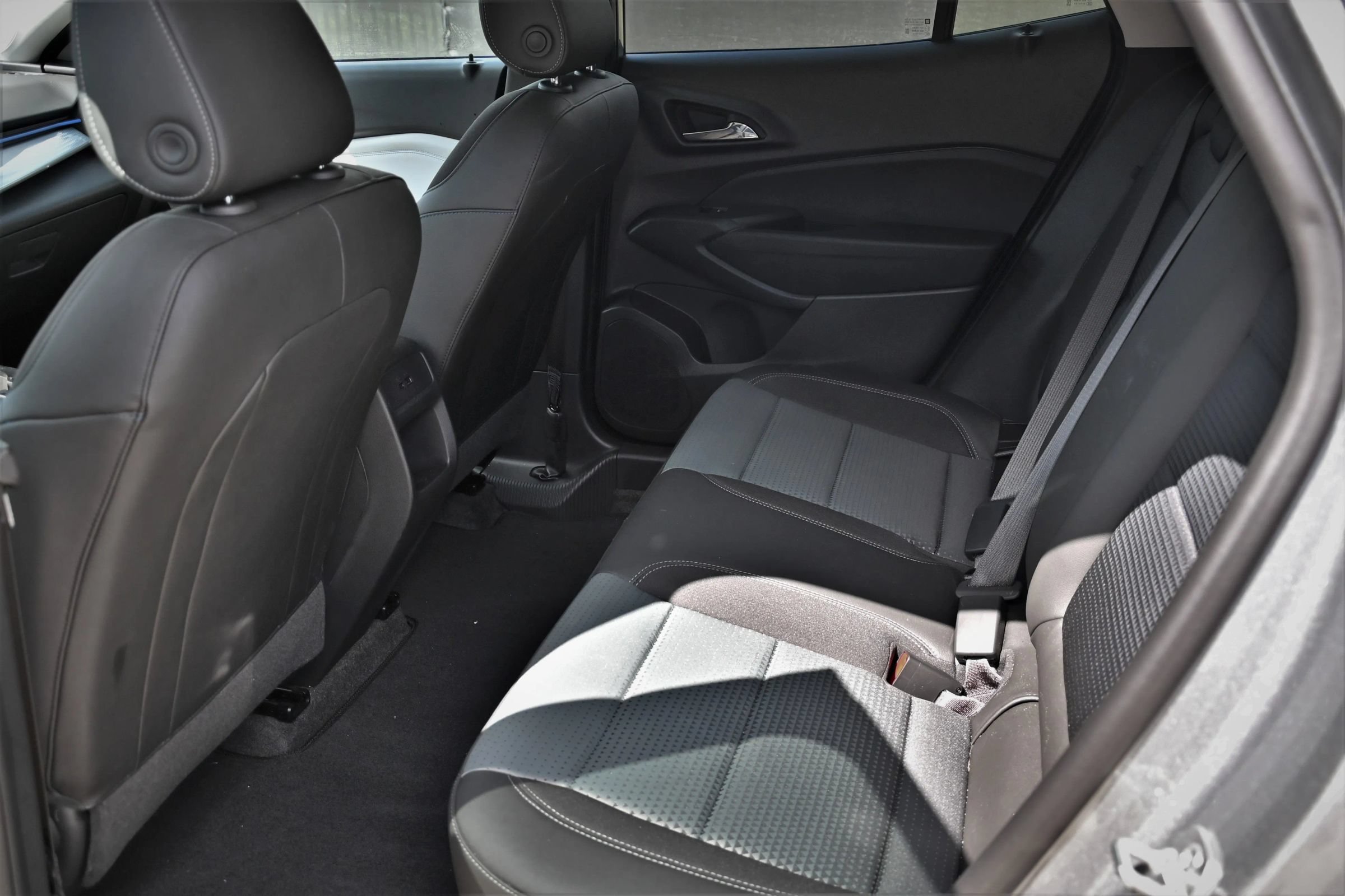 Used 2026 Chevrolet Trax LT FWD image 12