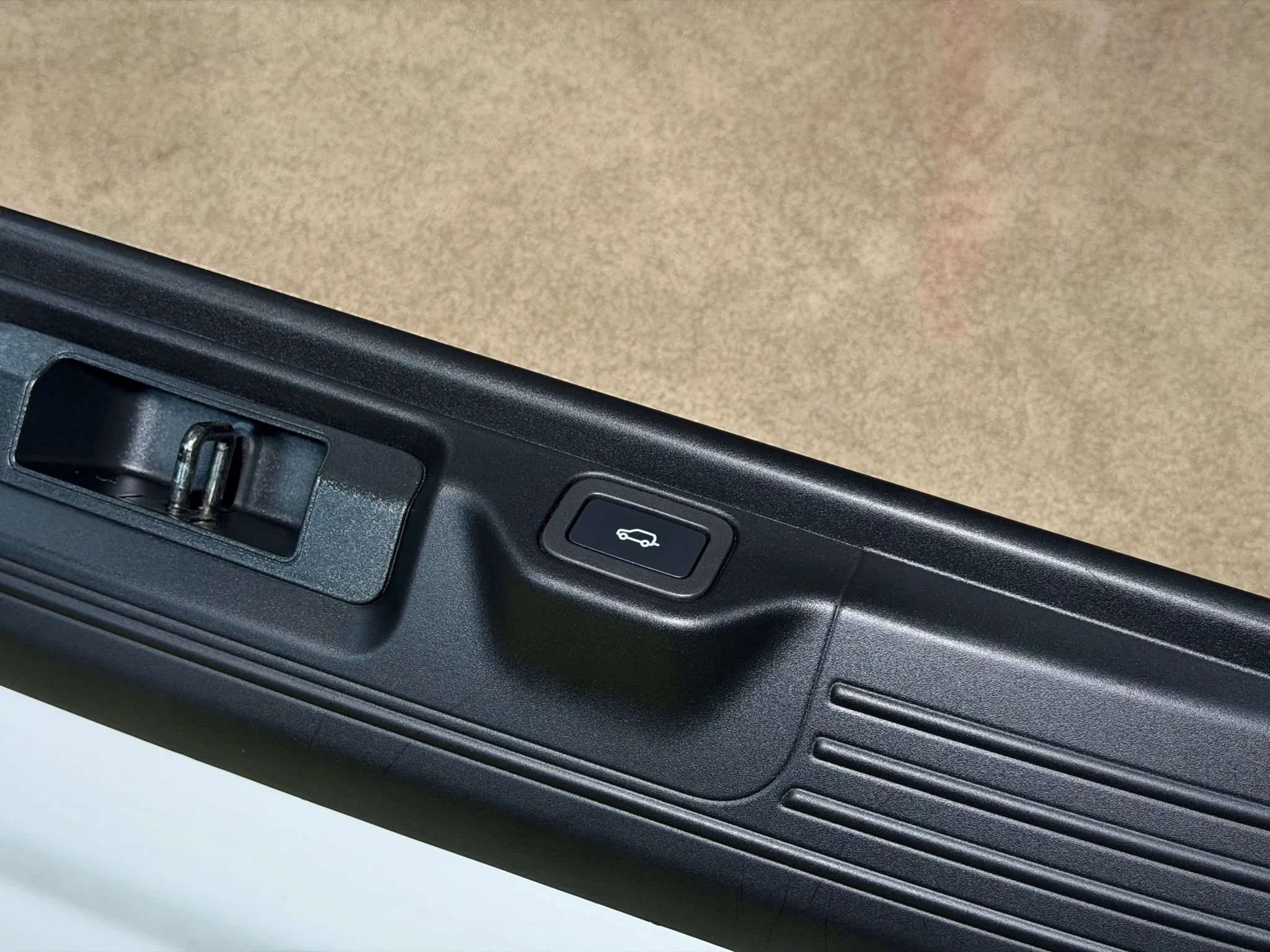 Used 2016 Land Rover Range Rover HSE image 15