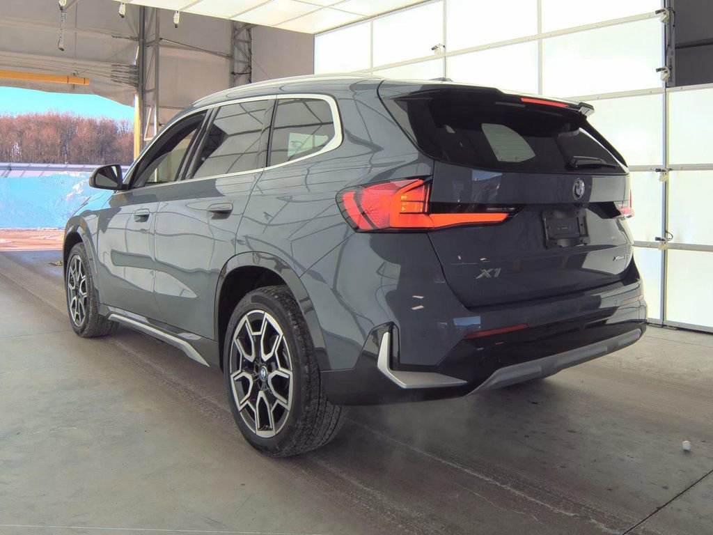 Used 2024 BMW X1 xDrive28i w/ Premium Package image 9