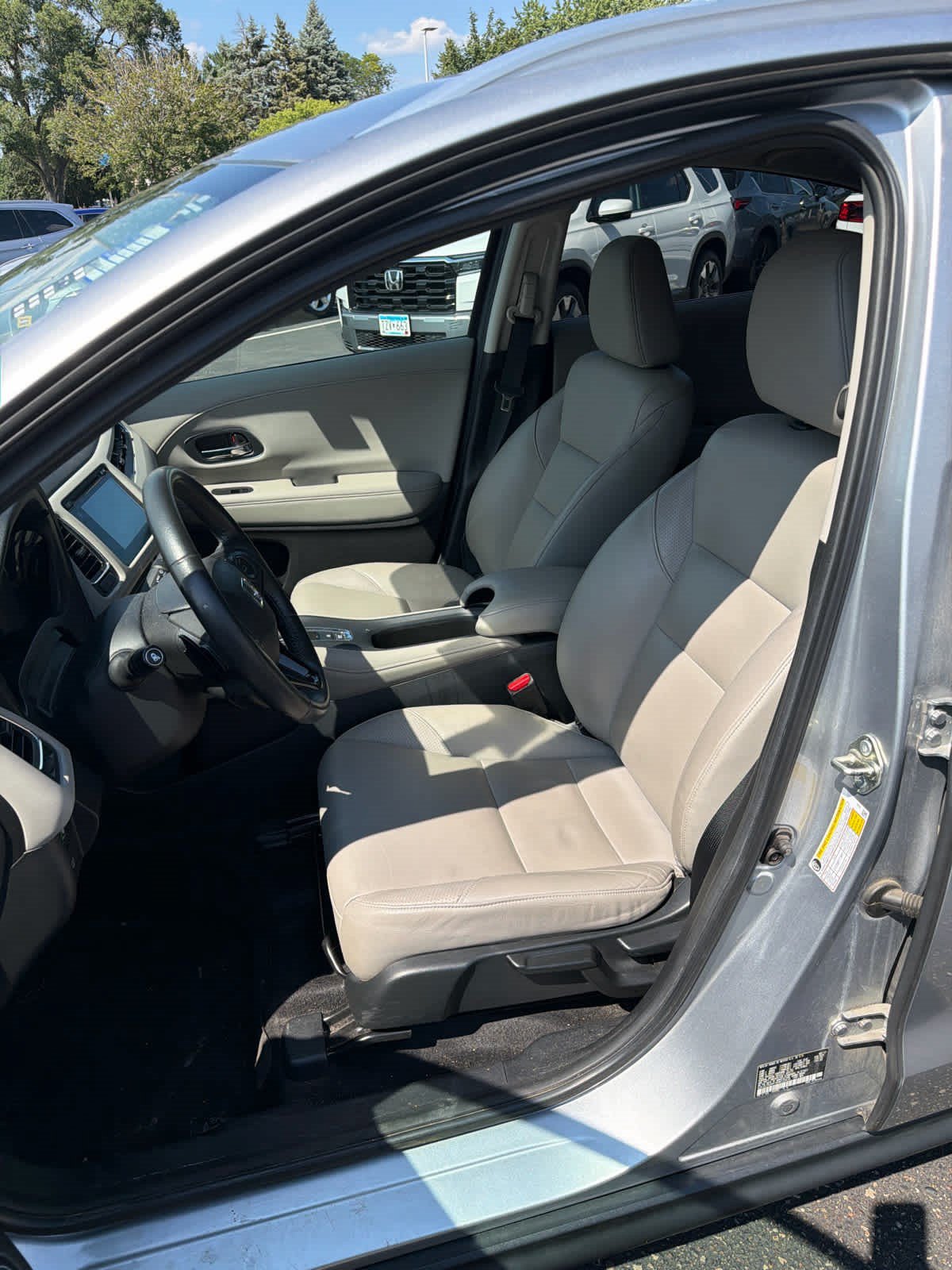 Used 2017 Honda HR-V EX-L image 17