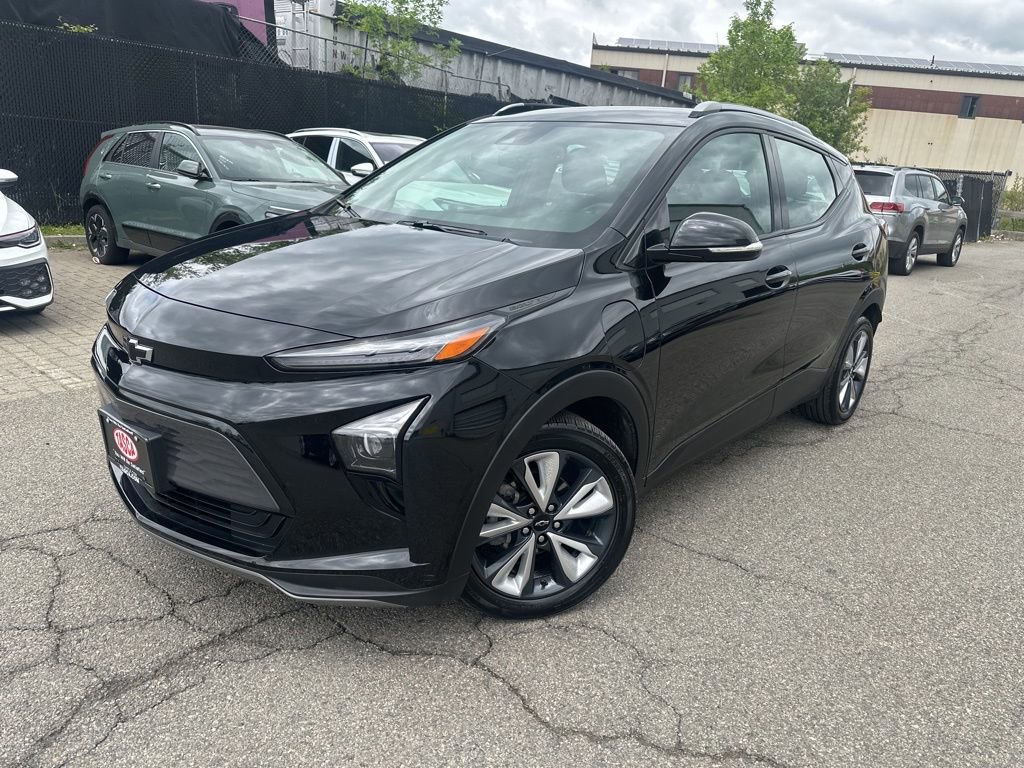 Used 2023 Chevrolet Bolt EUV LT w/ Convenience Package FWD image 1