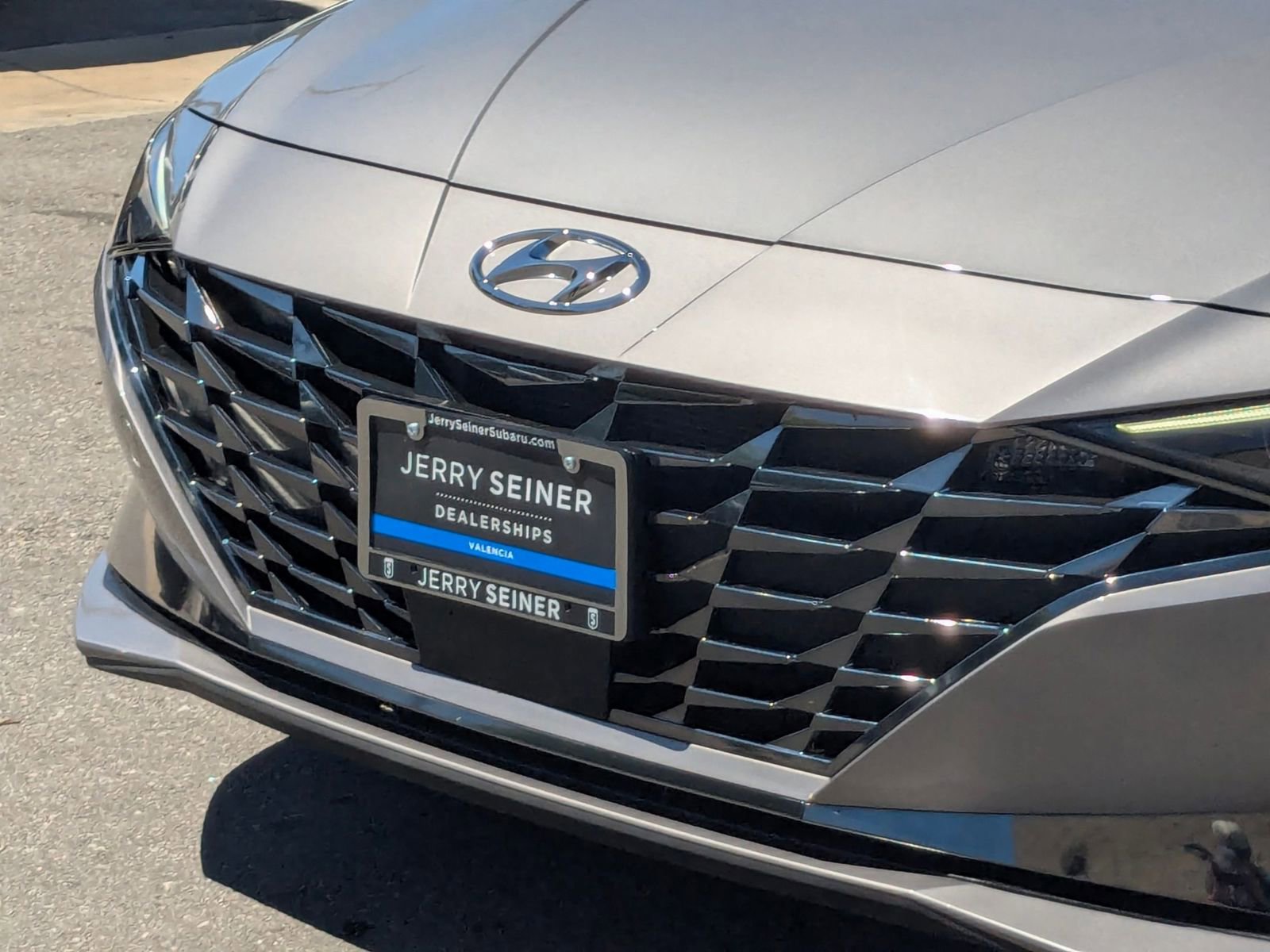 Used 2023 Hyundai Elantra Limited image 9