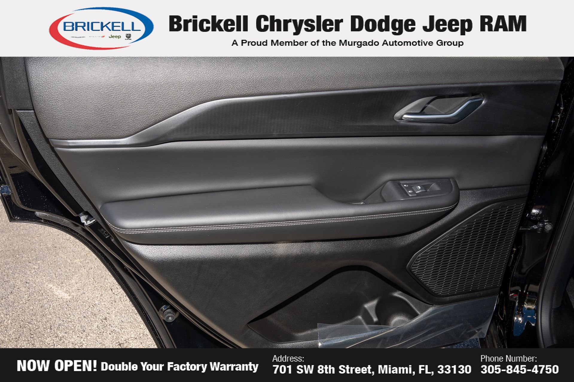 New 2025 Jeep Grand Cherokee L Laredo image 11