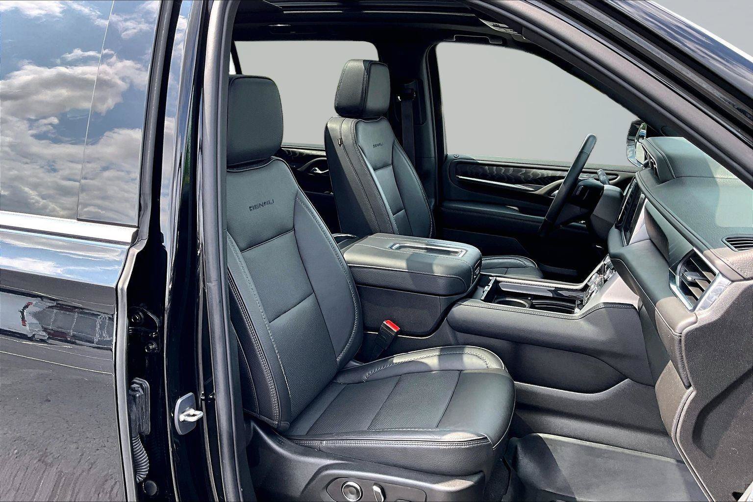 Used 2023 GMC Yukon XL Denali w/ LPO, Floor Liner Package AWD/4WD image 8