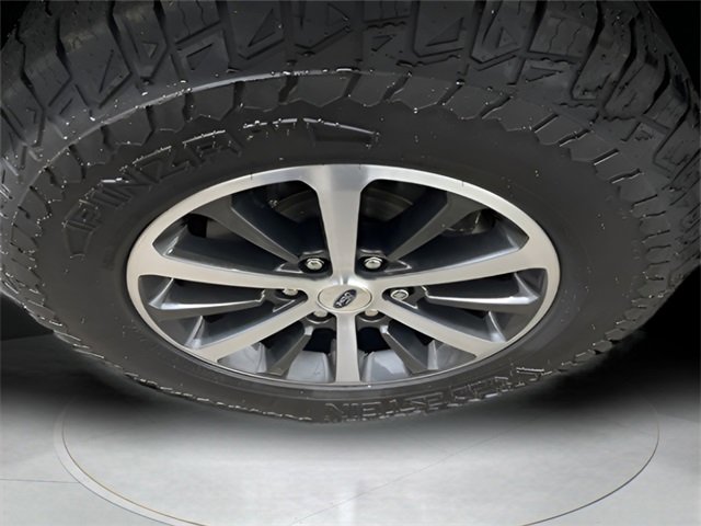 Used 2019 Ford Expedition XLT image 9