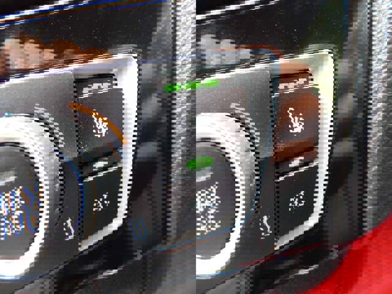 Used 2016 BMW 228i Convertible image 30