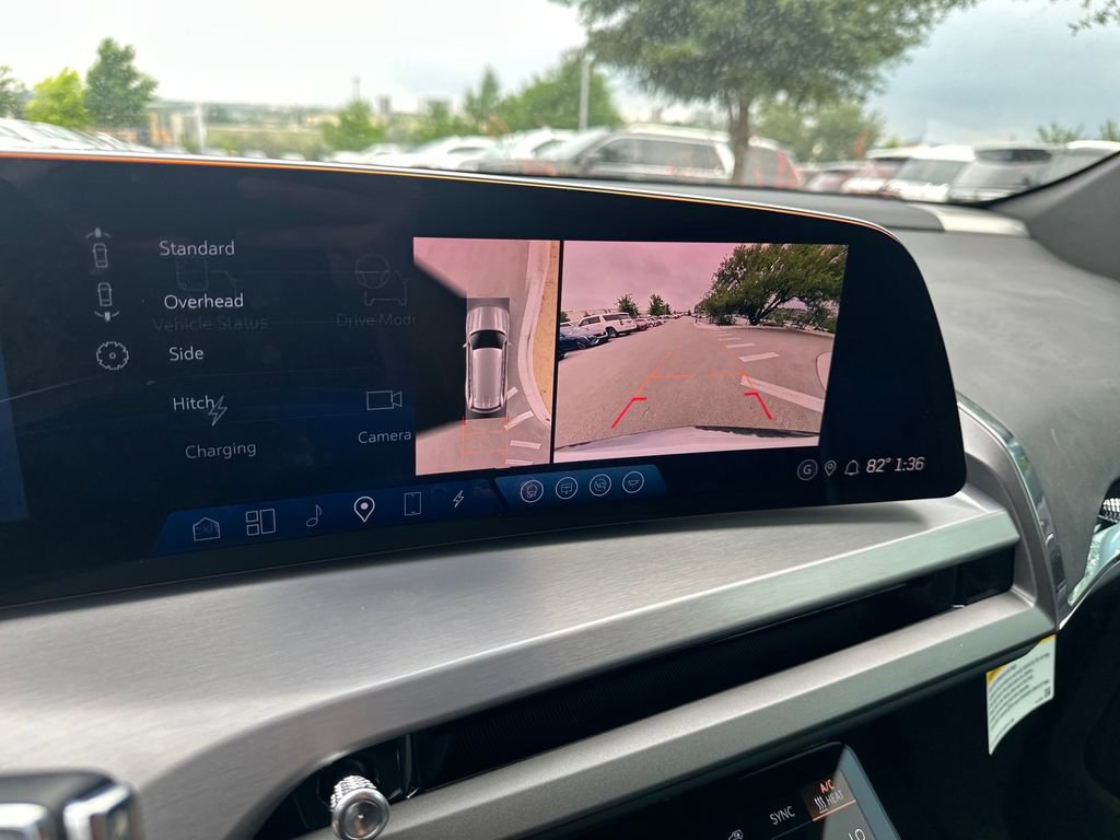 New 2026 Cadillac Vistiq Premium Luxury AWD/4WD image 25