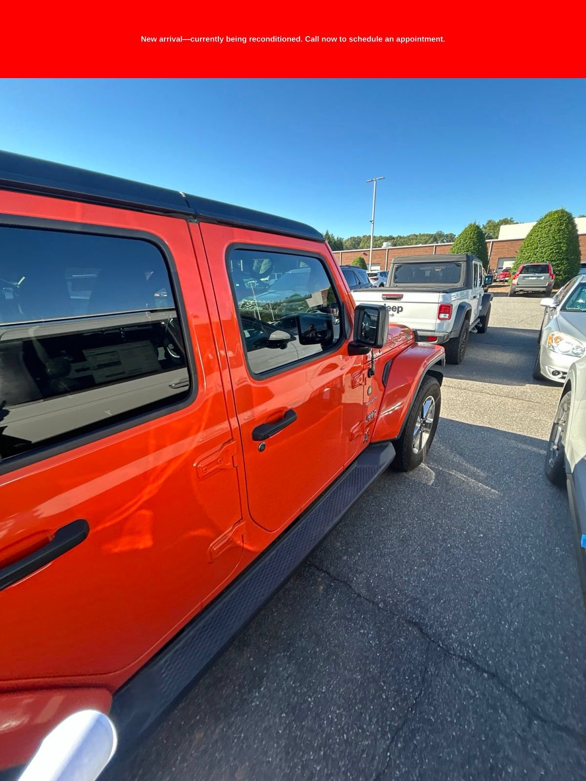 Used 2018 Jeep Wrangler Unlimited Sahara AWD/4WD image 17