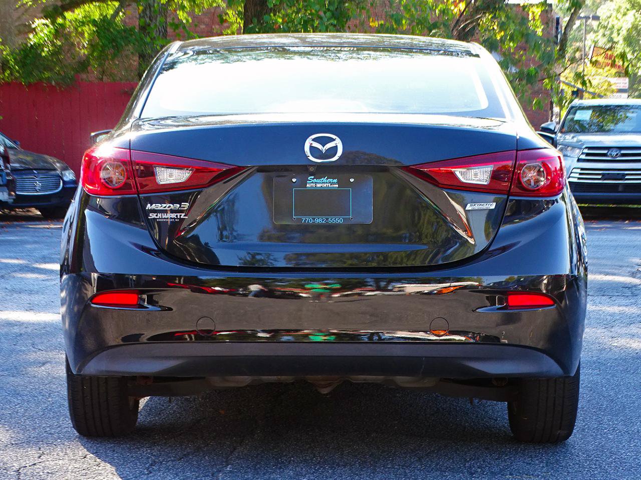 Used 2018 MAZDA MAZDA3 Sport w/ Preferred Equipment Package FWD image 11