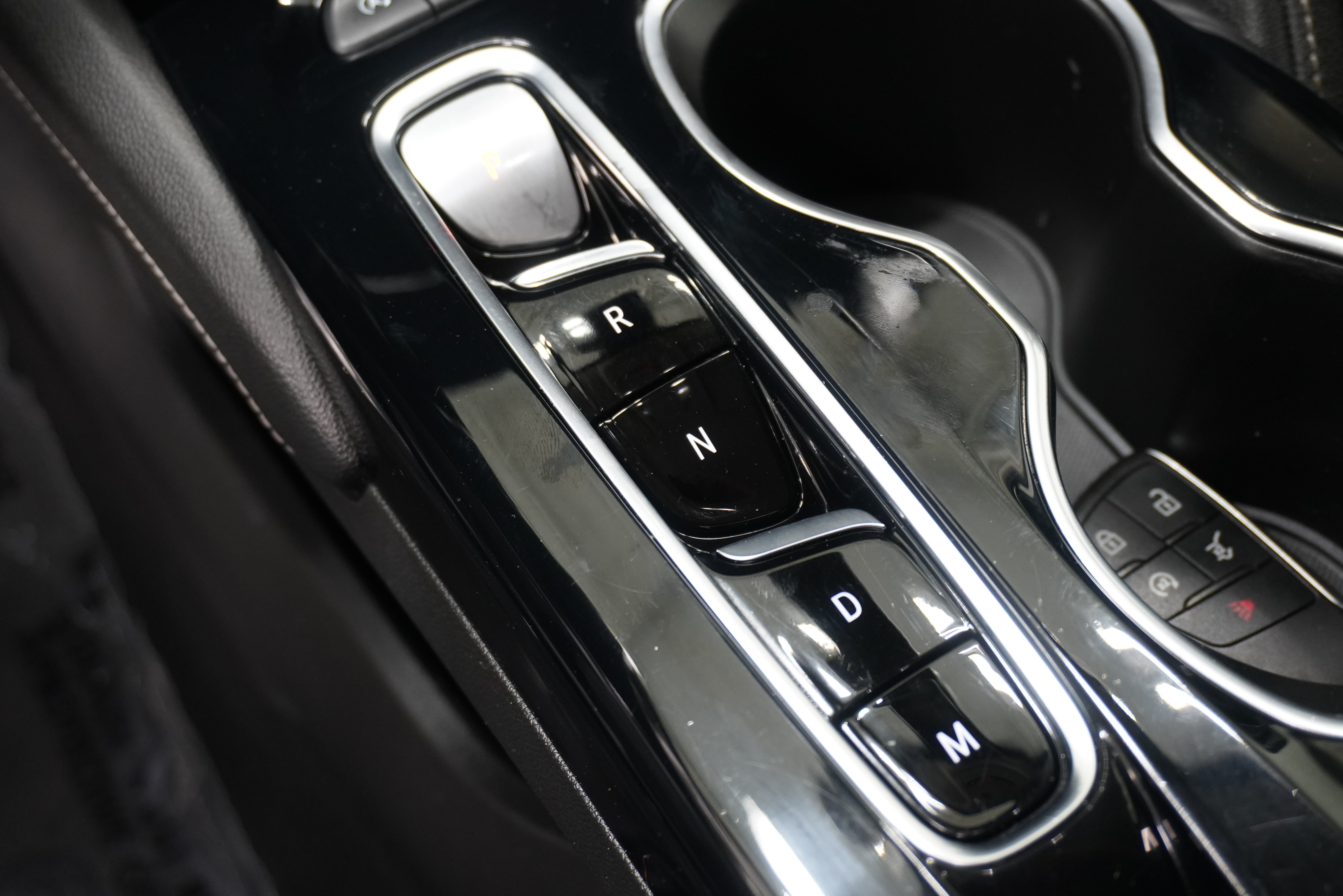 Used 2021 Buick Envision Essence w/ Sport Touring Package FWD image 24