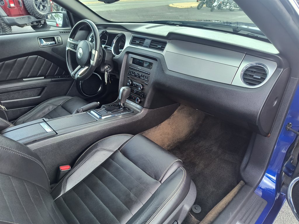 Used 2013 Ford Mustang Premium image 19
