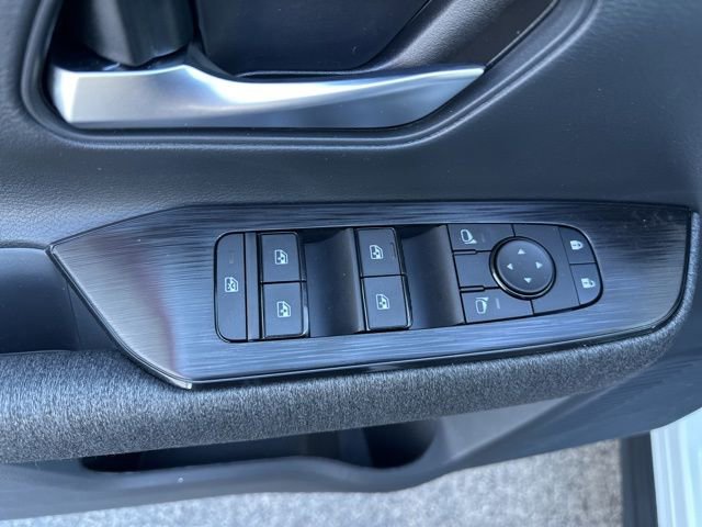 New 2026 Nissan Kicks SV w/ Cold Weather Package FWD image 27