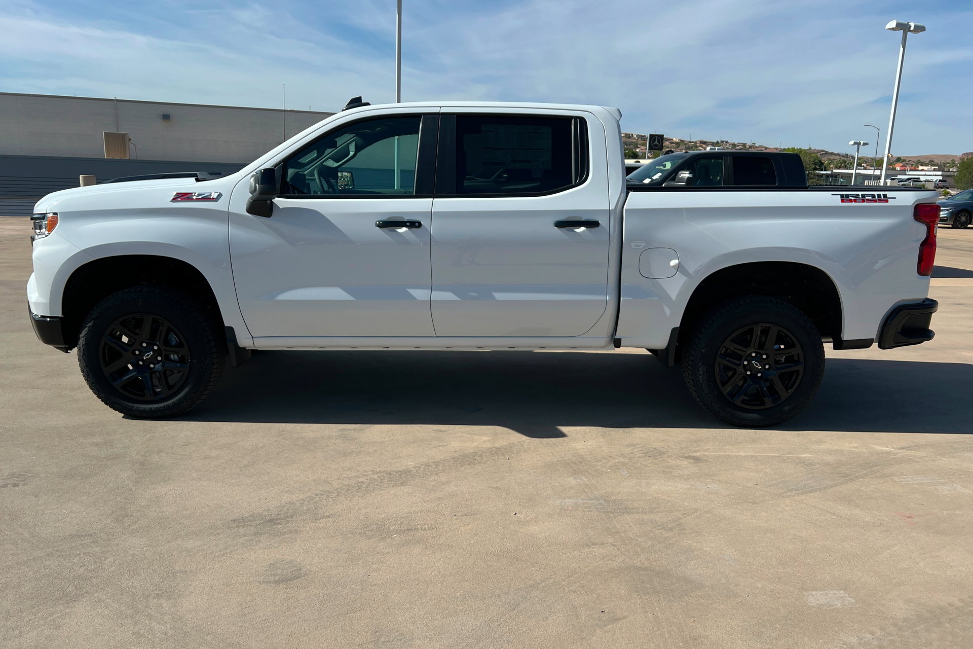 New 2026 Chevrolet Silverado 1500 LT Trail Boss w/ Convenience Package II AWD/4WD image 2