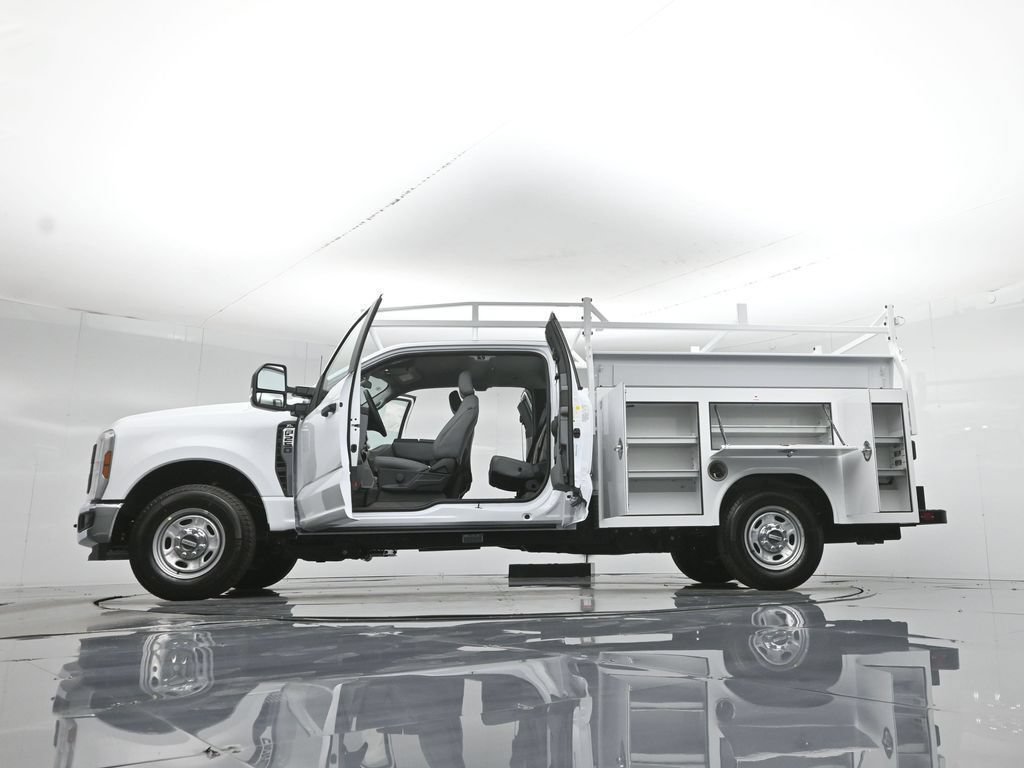 New 2026 Ford F250 XL w/ XL Chrome Package RWD image 7