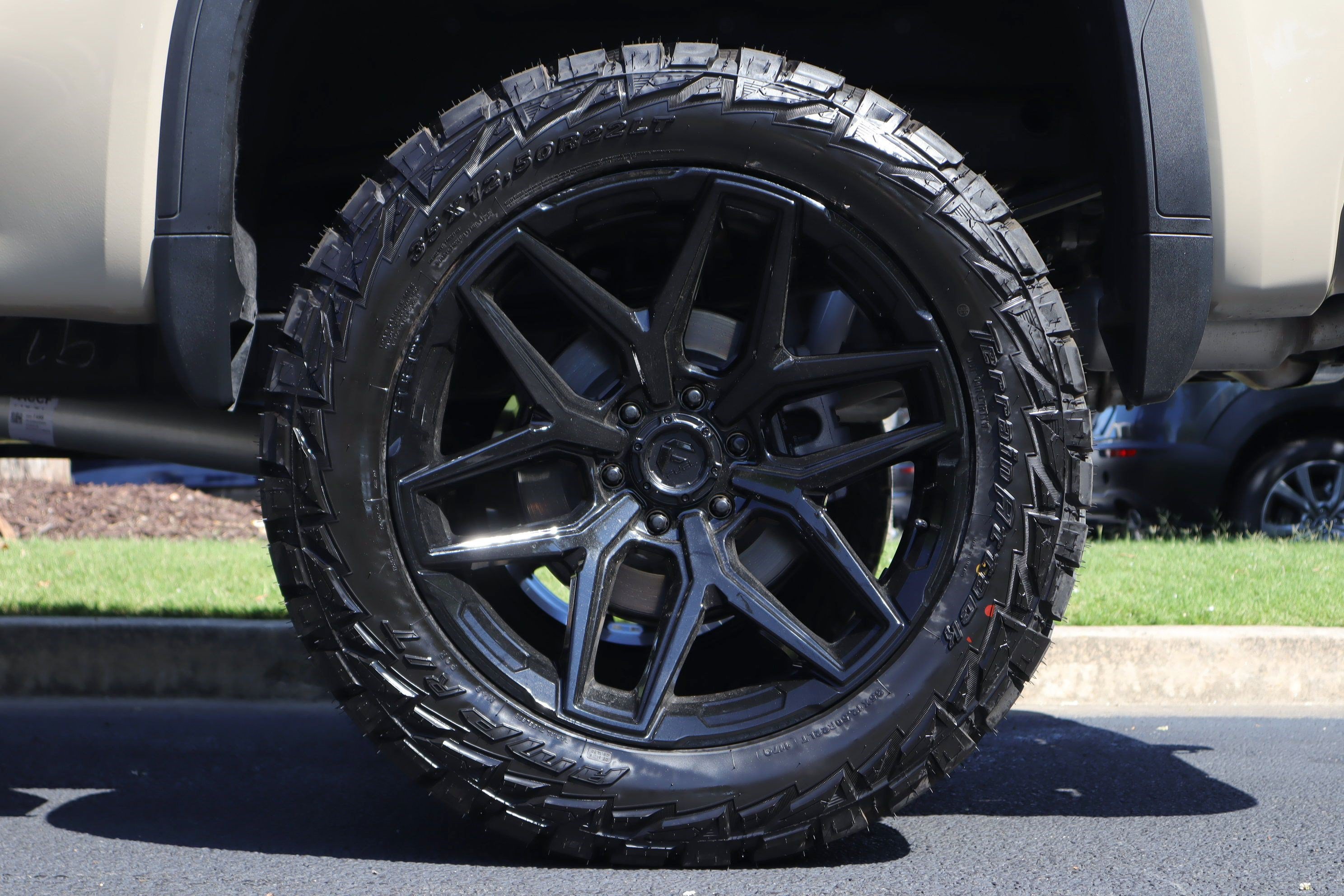 Used 2022 GMC Sierra 1500 AT4 AWD/4WD image 6