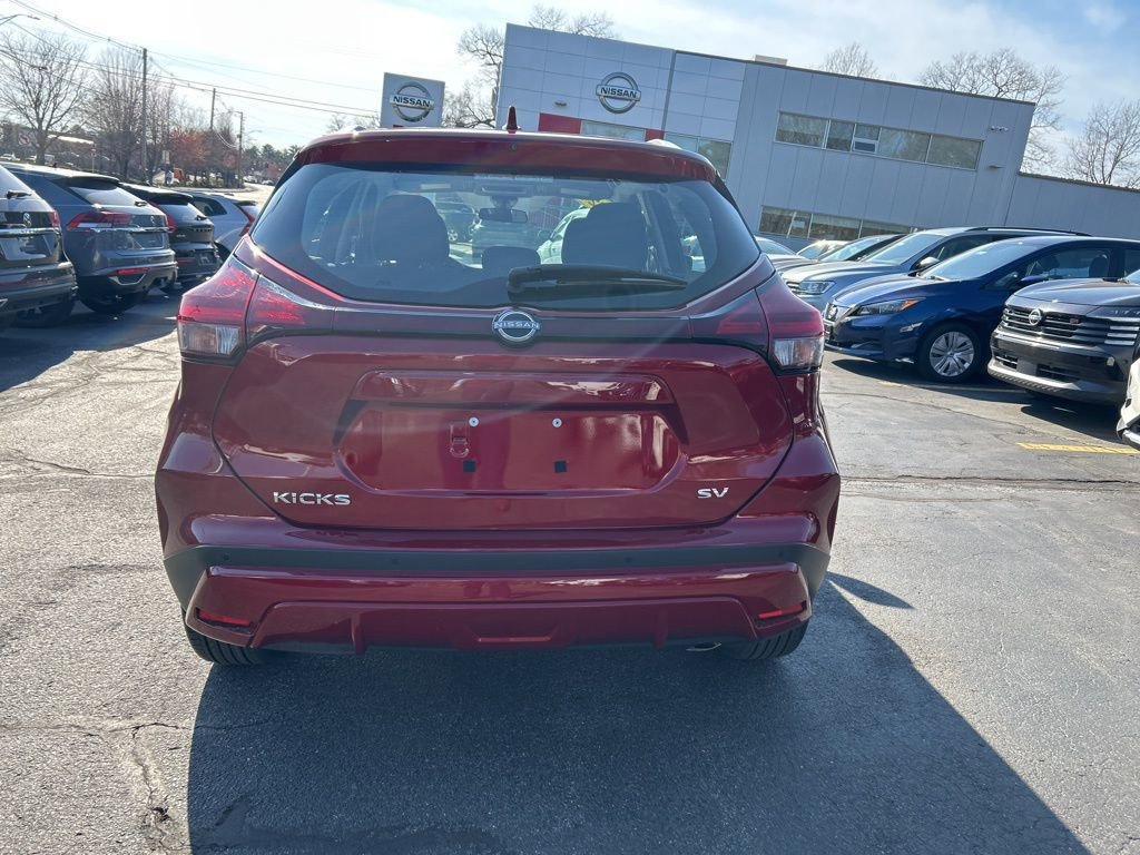 Used 2024 Nissan Kicks SV image 7