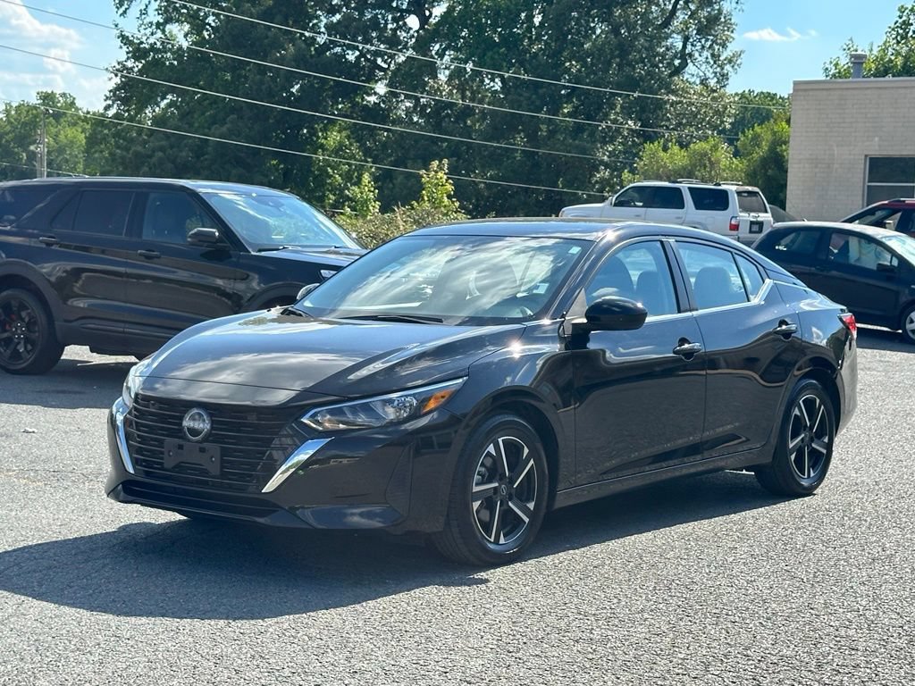 Used 2025 Nissan Sentra SV FWD image 2