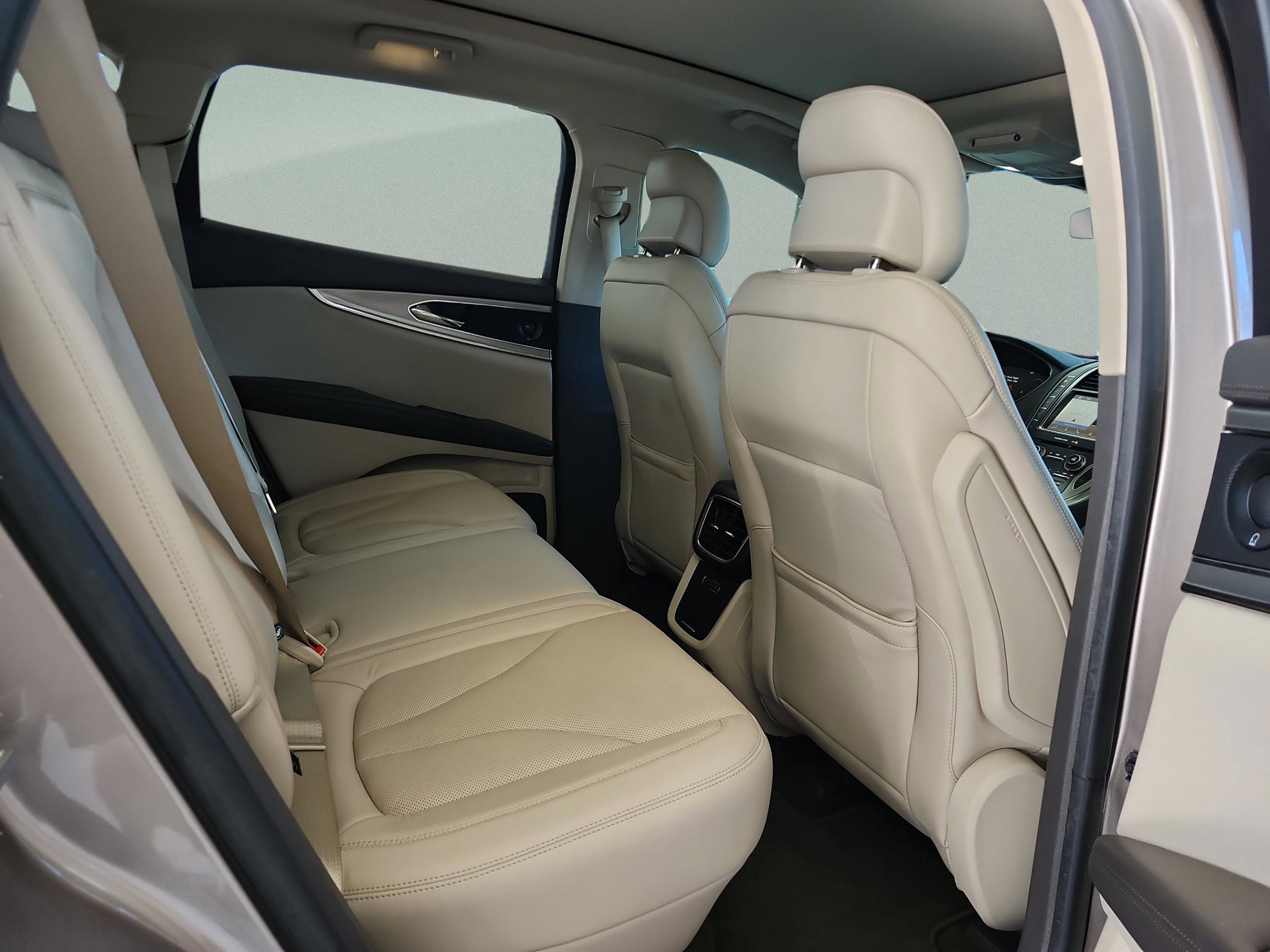 Used 2019 Lincoln Nautilus Reserve image 21