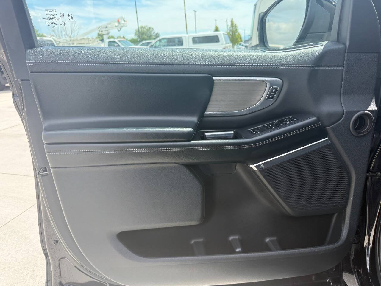 Used 2025 Ford Expedition Max Platinum AWD/4WD image 37