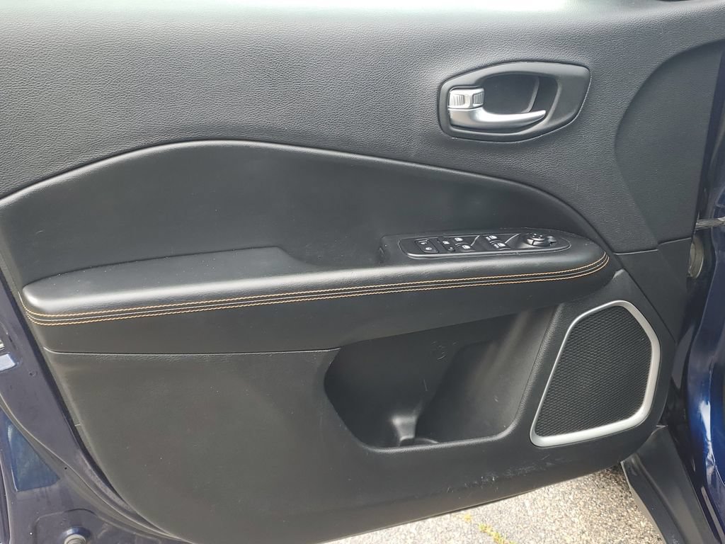Used 2019 Jeep Compass Limited AWD/4WD image 5