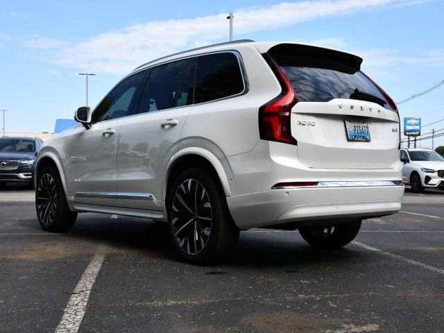 Used 2025 Volvo XC90 B6 Plus w/ Protection Package Premier AWD/4WD image 5