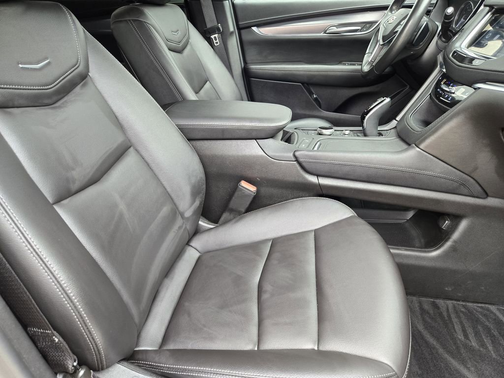 Used 2023 Cadillac XT5 Luxury image 9