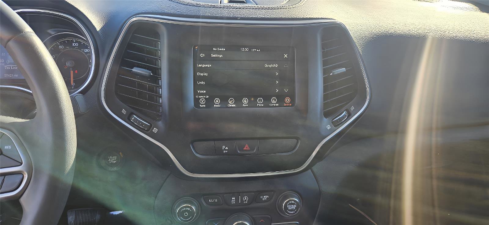 Used 2020 Jeep Cherokee Latitude Plus image 43