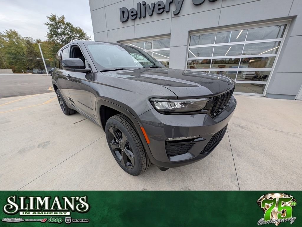 New 2025 Jeep Grand Cherokee Limited w/ Black Appearance Package image 1