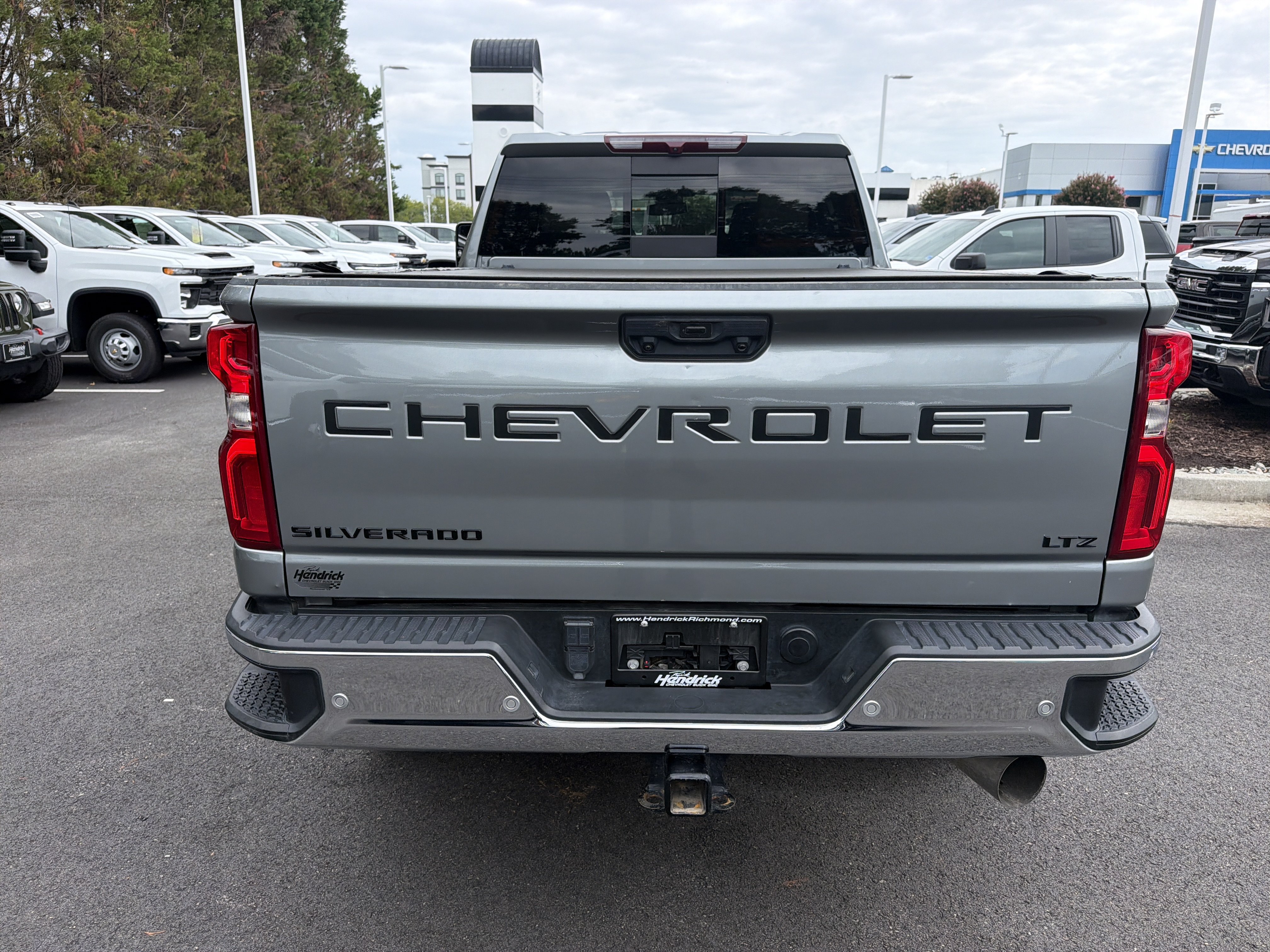 Used 2024 Chevrolet Silverado 2500 LTZ w/ LTZ Convenience Package AWD/4WD image 9