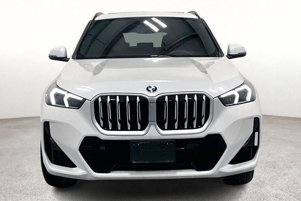 Used 2025 BMW X1 xDrive28i image 3
