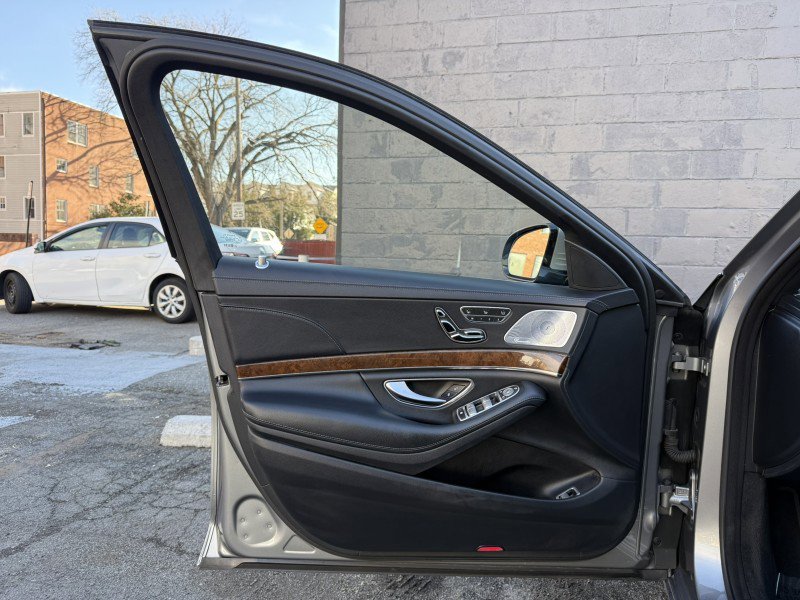 Used 2015 Mercedes-Benz S 550 4MATIC Sedan image 11