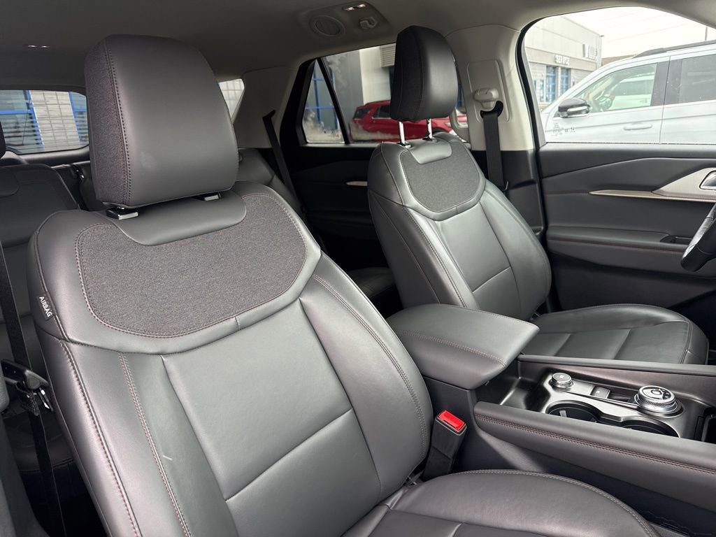 New 2025 Ford Explorer Active w/ Active Comfort Package image 33