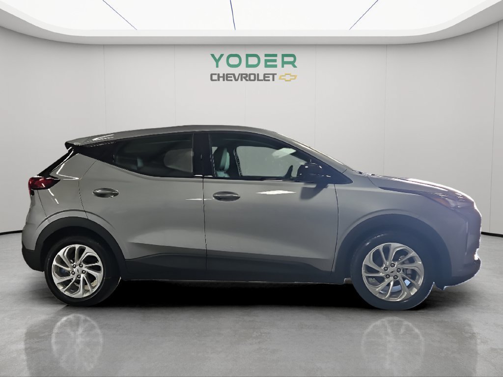 New 2027 Chevrolet Bolt LT w/ Comfort Package FWD image 4
