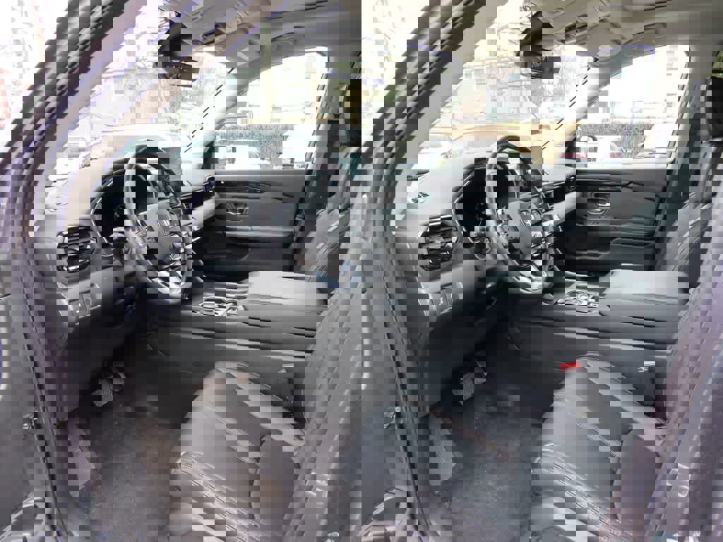 Certified 2023 Honda Pilot Touring image 2