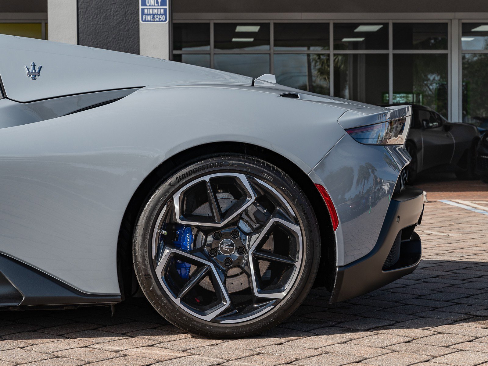 Used 2023 Maserati MC20 Spyder image 11