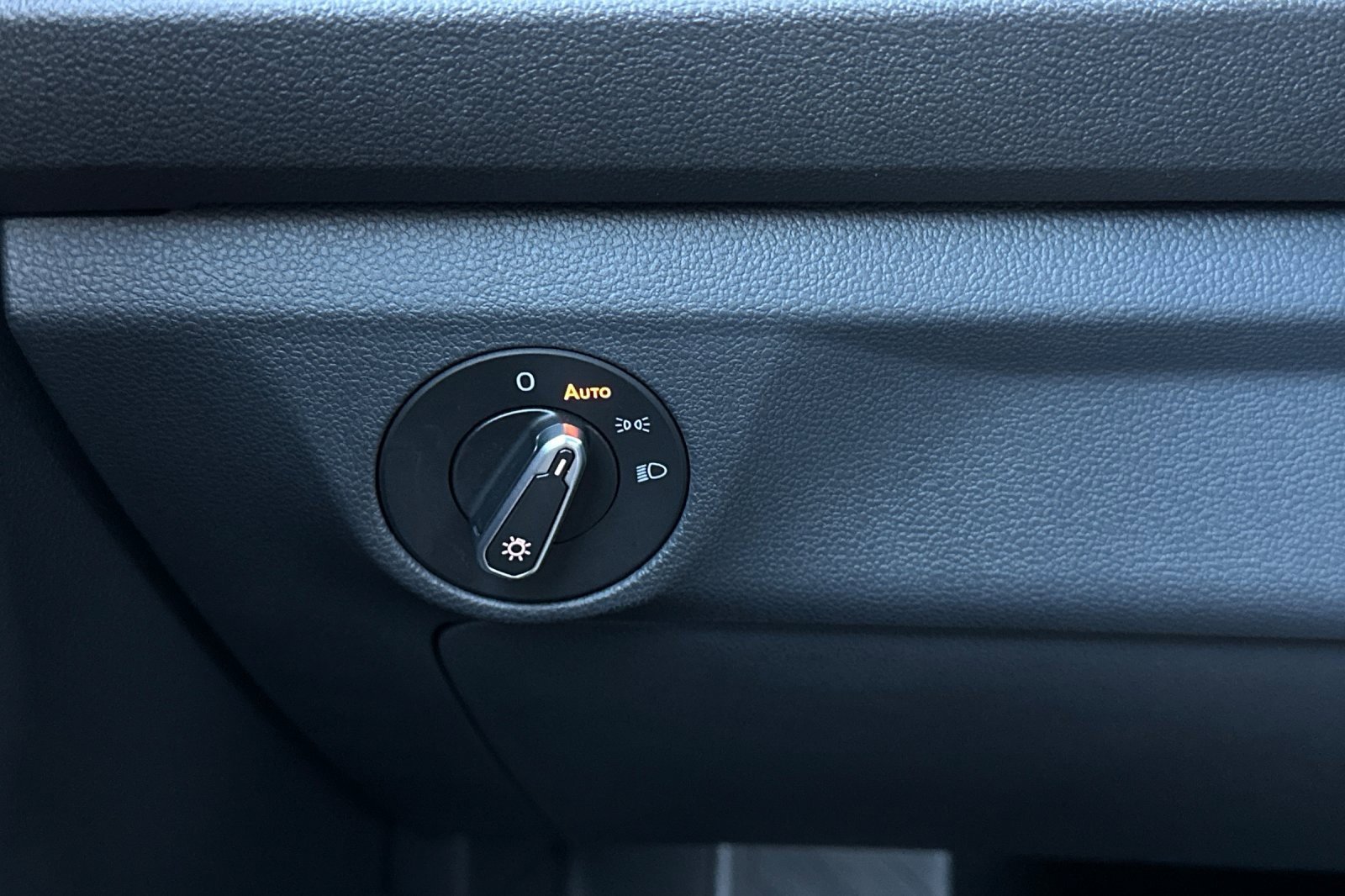 Certified 2024 Volkswagen Jetta SE image 27