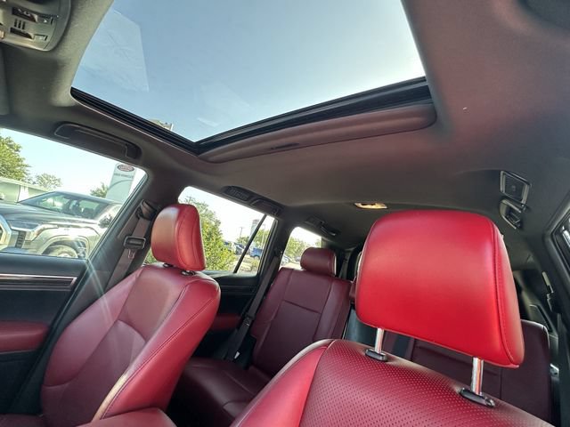 Used 2023 Lexus GX 460 Luxury w/ Accessory Package AWD/4WD image 28