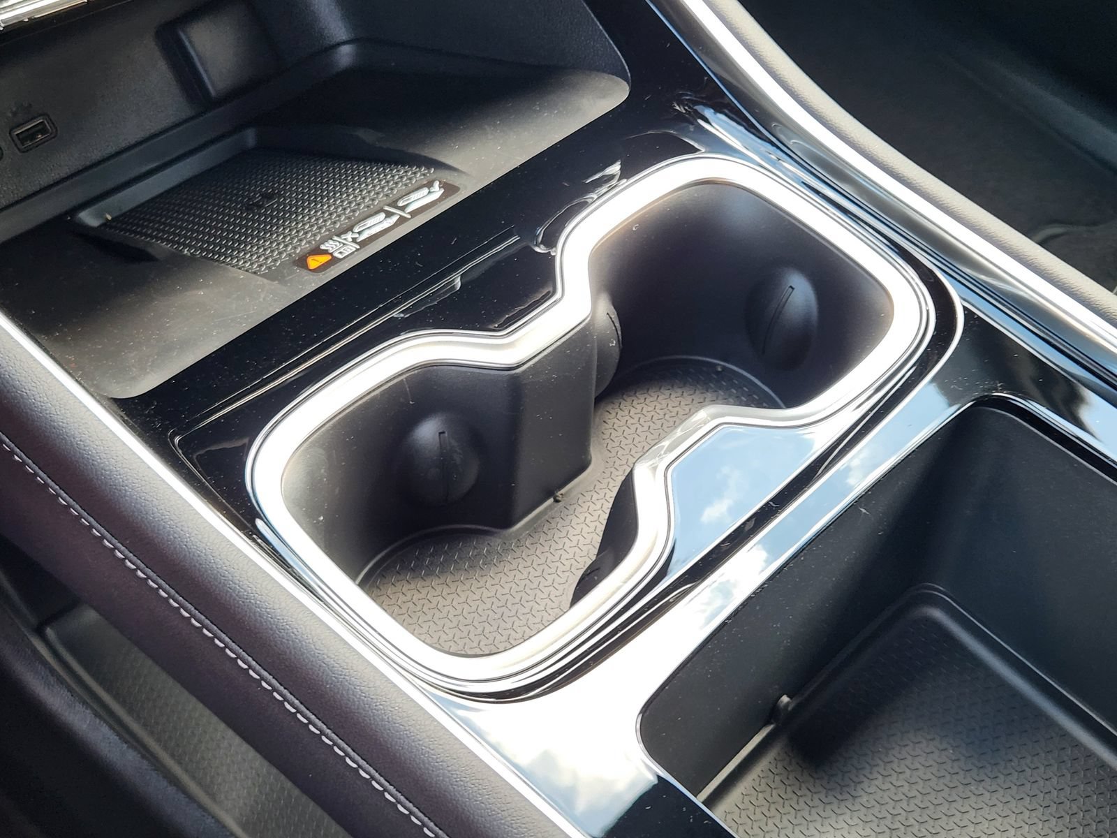 New 2026 Chevrolet Traverse LT w/ Midnight/Sport Edition FWD image 18