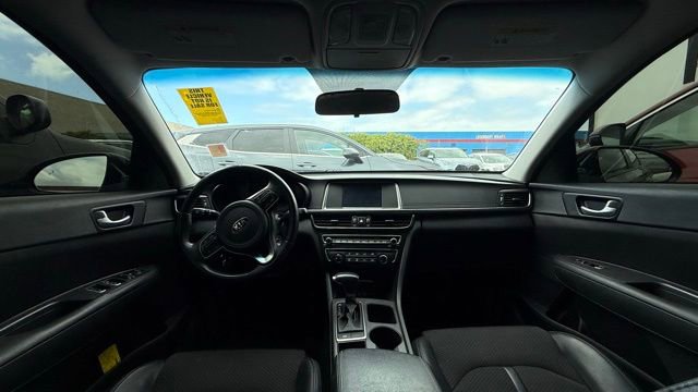 Certified 2018 Kia Optima S image 4