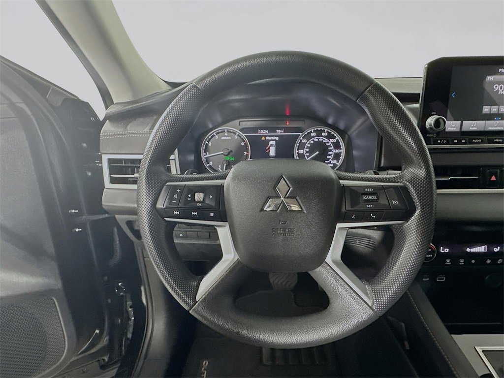 Used 2024 Mitsubishi Outlander ES image 18