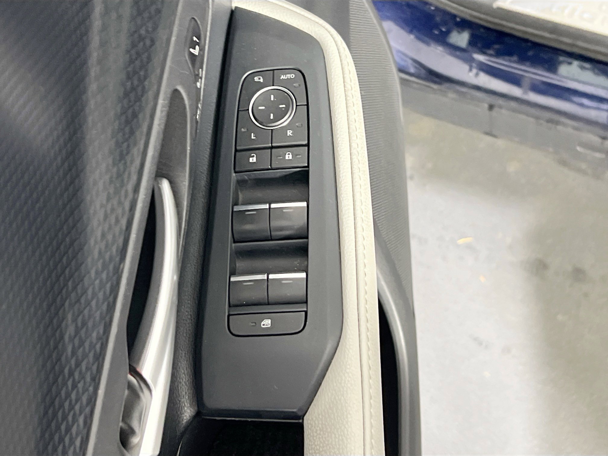 Used 2024 Toyota Grand Highlander AWD Hybrid image 17