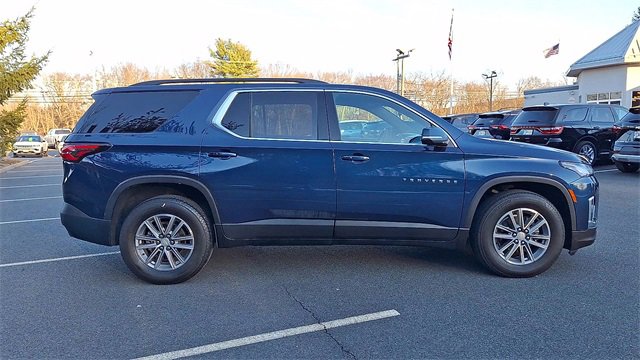 Used 2023 Chevrolet Traverse LT image 9