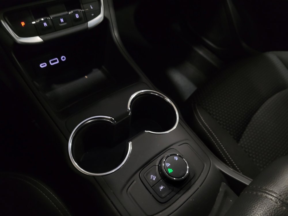 Used 2024 GMC Terrain SLE image 26