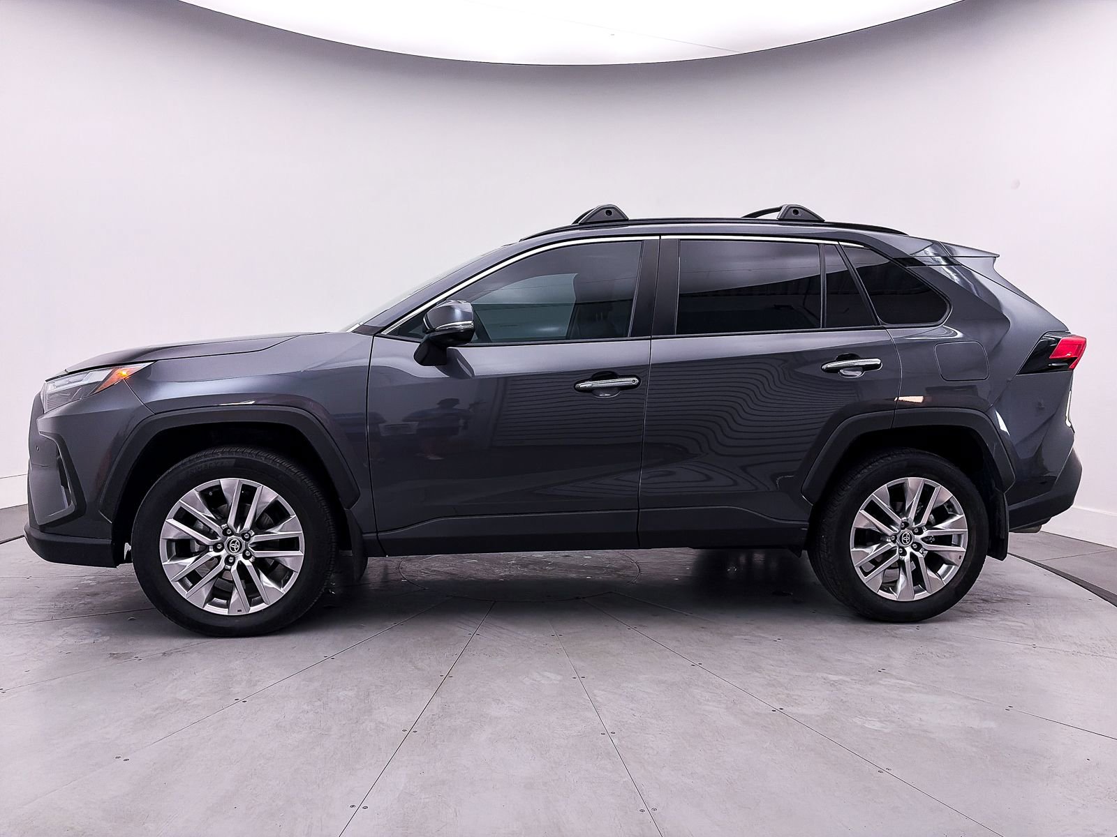 Used 2024 Toyota RAV4 Limited image 39