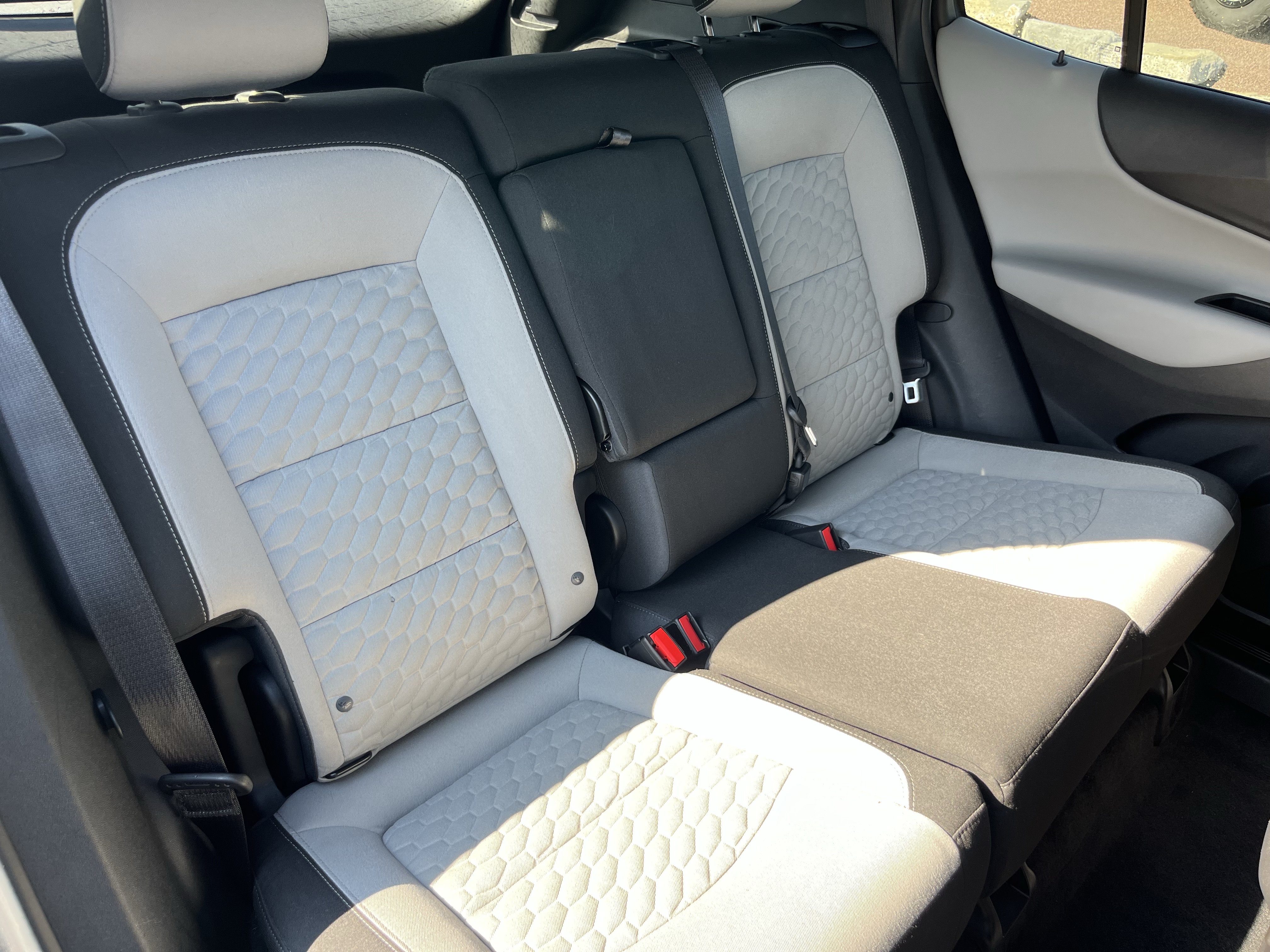 Used 2019 Chevrolet Equinox LS w/ LS Convenience Package AWD/4WD image 4