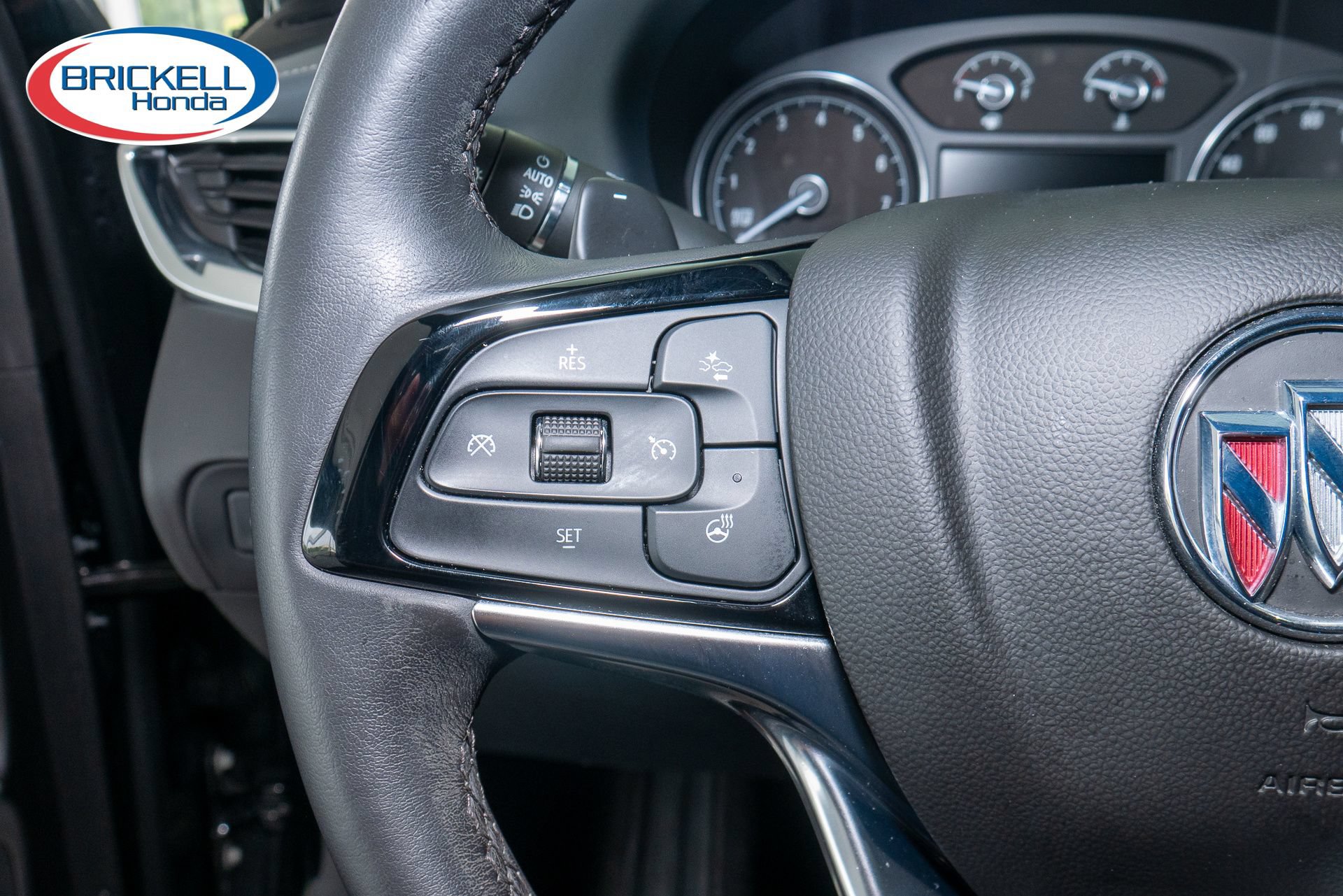 Used 2024 Buick Enclave Essence w/ Technology Package FWD image 27