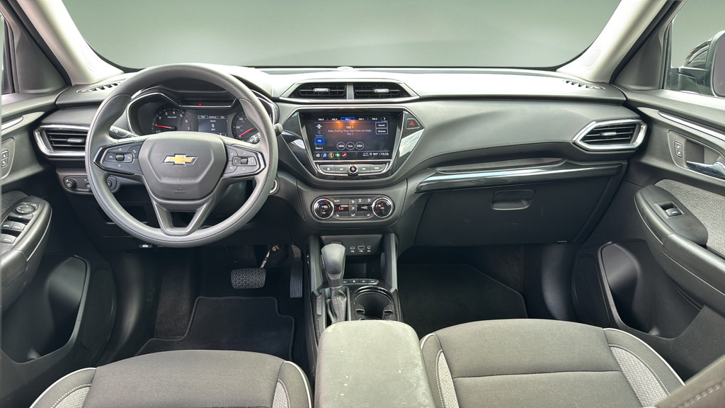 Used 2023 Chevrolet TrailBlazer LT w/ Convenience Package AWD/4WD image 9
