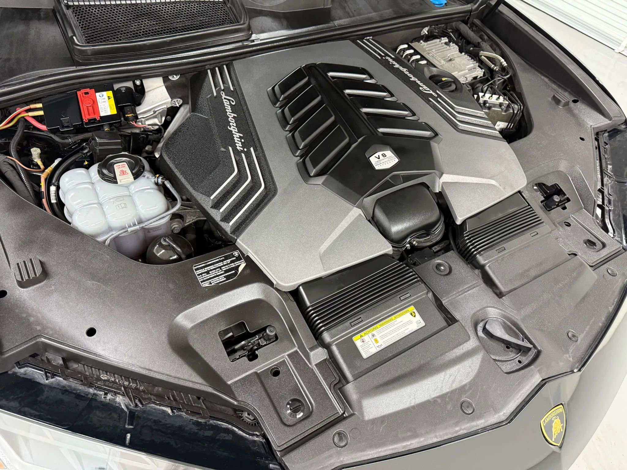 Used 2021 Lamborghini Urus image 73