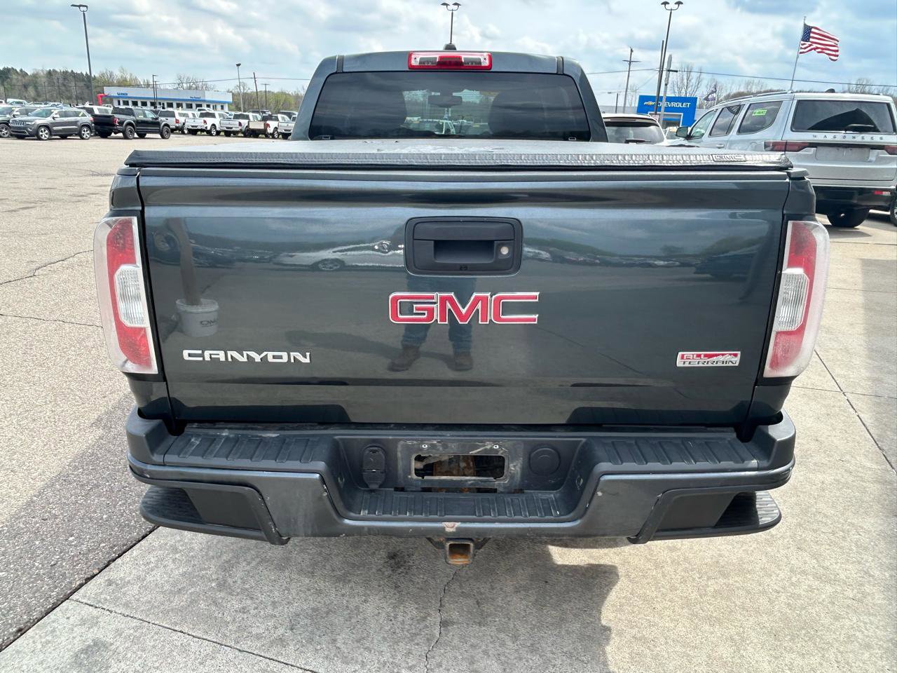 Used 2015 GMC Canyon SLE AWD/4WD image 6